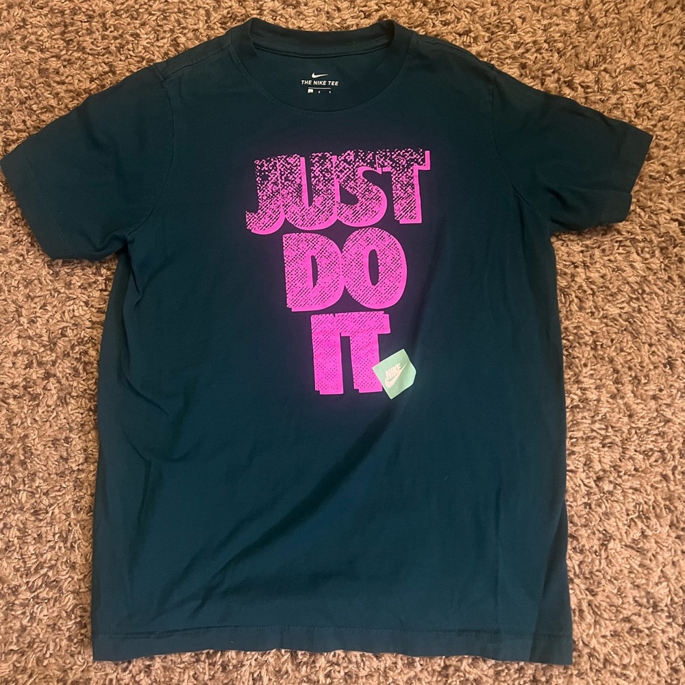 Big kids large Nike tee